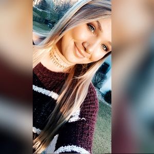 Meet your Posher, Hallie